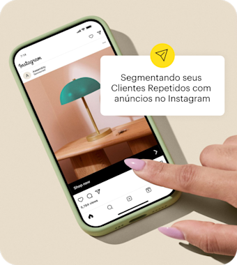 Interface de usuário simplificada do Mailchimp demonstrando uma integração que conecta o Mailchimp aos anúncios na rede social do Instagram. A integração facilita para as empresas a tarefa de segmentar seus clientes recorrentes com o programa de anúncios no Instagram.
